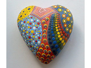 Small Dotted Heart 2 by , Minette