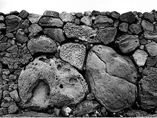 Ancient Rock Wall - Hale O Keawe - Puuhonua O Honaunau B.I. 1978 by Franco Salmoiraghi